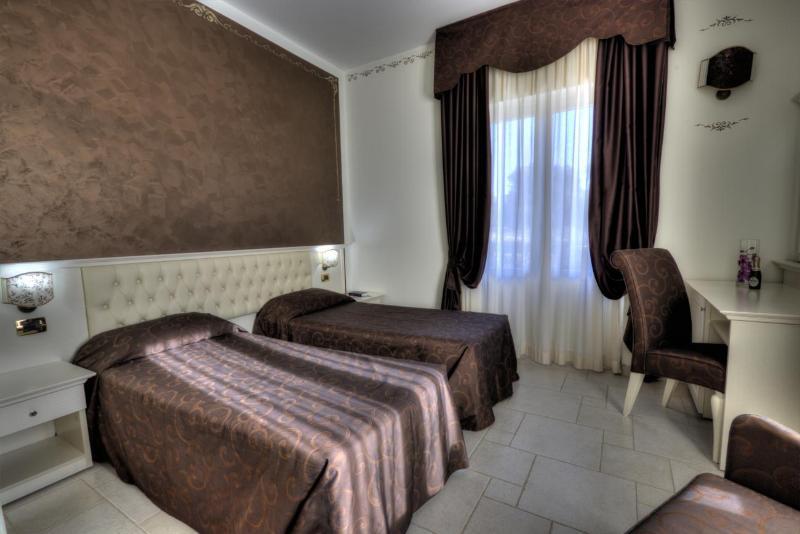 Hotel Madonna Delle Grazie Ceglie Messapica Exteriér fotografie